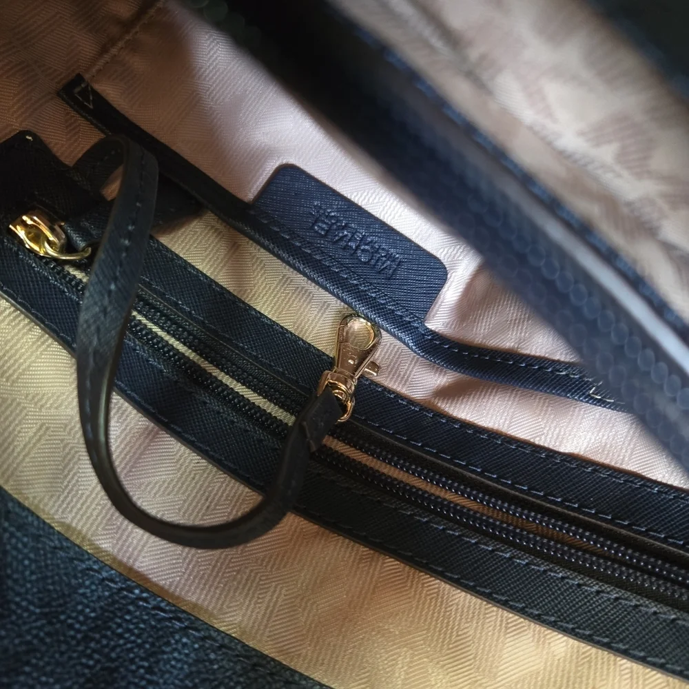Michael Kors Black Logo-Print Tote Bag‎